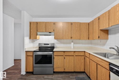 404 2628 Mill Woods Road E, Edmonton, AB - Indoor Photo Showing Kitchen