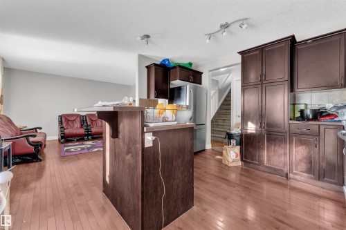 3015 26 Ave Nw, Edmonton, AB - Indoor Photo Showing Kitchen