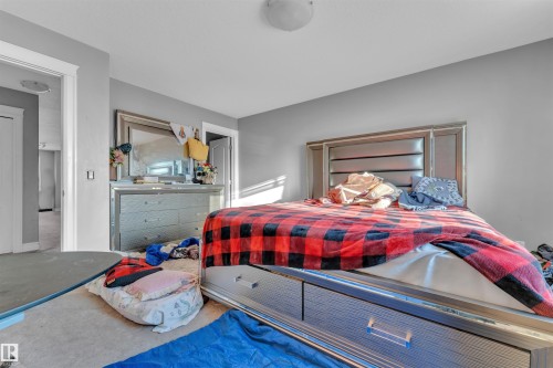 3015 26 Ave Nw, Edmonton, AB - Indoor Photo Showing Bedroom