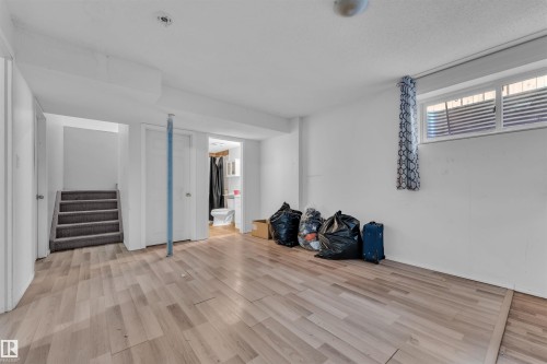 3015 26 Ave Nw, Edmonton, AB - Indoor Photo Showing Other Room