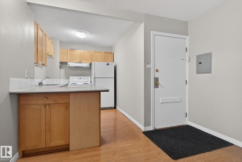 703 9730 106 Street, Edmonton, AB - Indoor Photo Showing Kitchen