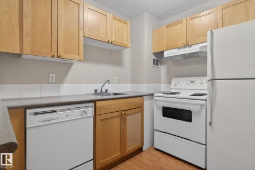 703 9730 106 Street, Edmonton, AB - Indoor Photo Showing Kitchen