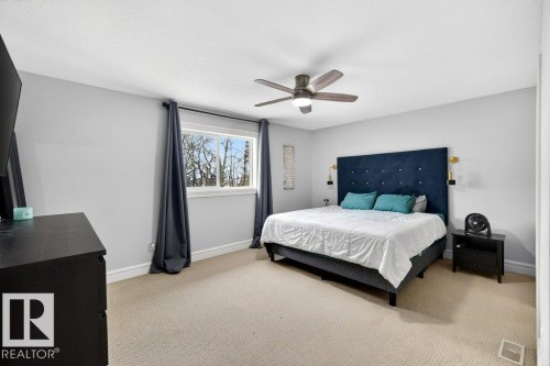 24 Hickory Trail, Spruce Grove, AB - Indoor Photo Showing Bedroom