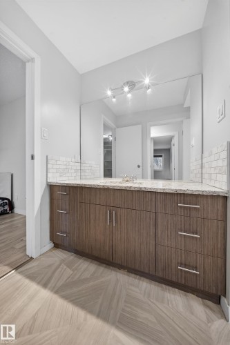 202 10615 156 Street, Edmonton, AB - Indoor Photo Showing Bathroom