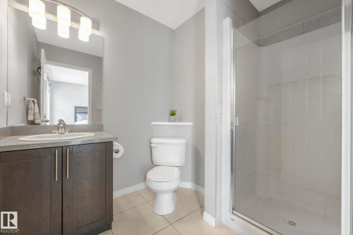 6862 21A Avenue Sw, Edmonton, AB - Indoor Photo Showing Bathroom