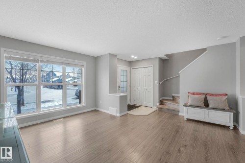 6862 21A Avenue Sw, Edmonton, AB - Indoor