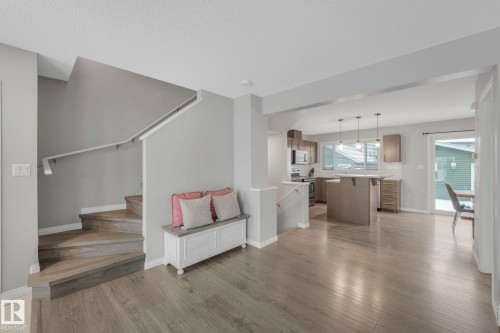 6862 21A Avenue Sw, Edmonton, AB - Indoor