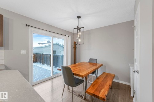 6862 21A Avenue Sw, Edmonton, AB - Indoor Photo Showing Dining Room