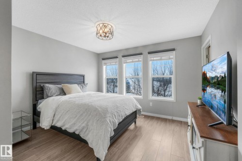 6862 21A Avenue Sw, Edmonton, AB - Indoor Photo Showing Bedroom