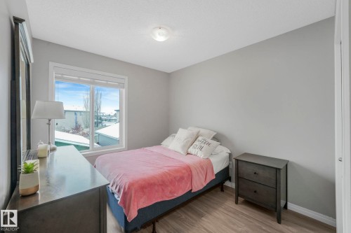 6862 21A Avenue Sw, Edmonton, AB - Indoor Photo Showing Bedroom