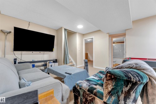 3015 24 Avenue, Edmonton, AB - Indoor