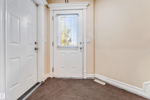 3015 24 Avenue, Edmonton, AB - Indoor Photo Showing Other Room