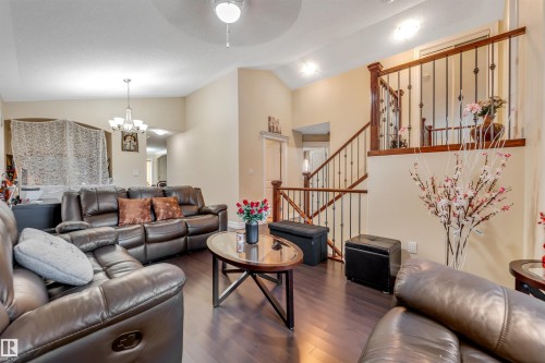 3015 24 Avenue, Edmonton, AB - Indoor Photo Showing Living Room