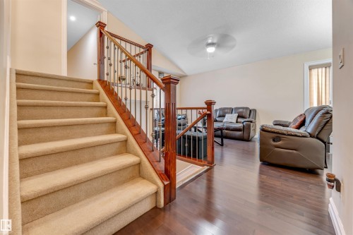 3015 24 Avenue, Edmonton, AB - Indoor Photo Showing Other Room