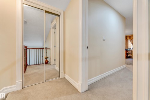 3015 24 Avenue, Edmonton, AB - Indoor Photo Showing Other Room