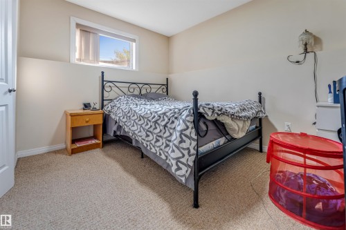 3015 24 Avenue, Edmonton, AB - Indoor Photo Showing Bedroom