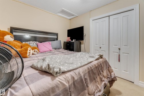3015 24 Avenue, Edmonton, AB - Indoor Photo Showing Bedroom