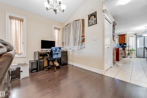 3015 24 Avenue, Edmonton, AB - Indoor Photo Showing Other Room