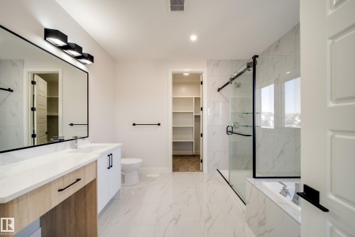 5 Pierwyck Loop, Spruce Grove, AB - Indoor Photo Showing Bathroom