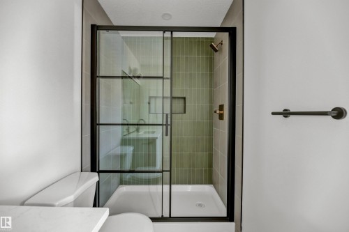 11711 129 Street, Edmonton, AB - Indoor Photo Showing Bathroom