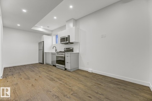 11711 129 Street, Edmonton, AB - Indoor Photo Showing Kitchen