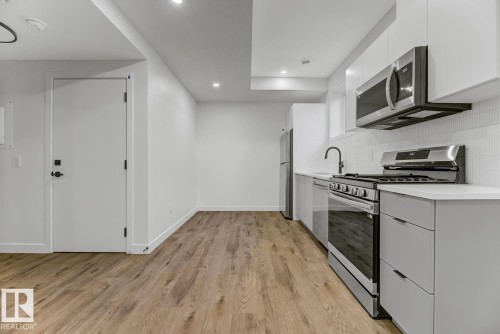 11711 129 Street, Edmonton, AB - Indoor Photo Showing Kitchen