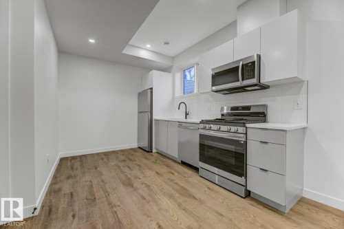 11711 129 Street, Edmonton, AB - Indoor Photo Showing Kitchen