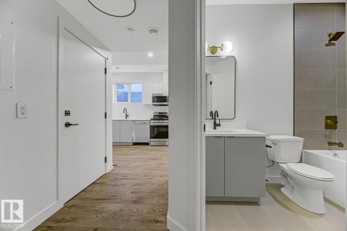 11711 129 Street, Edmonton, AB - Indoor Photo Showing Bathroom