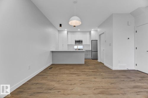 11711 129 Street, Edmonton, AB - Indoor Photo Showing Kitchen