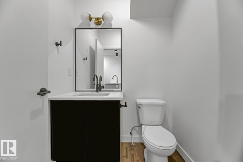 11711 129 Street, Edmonton, AB - Indoor Photo Showing Bathroom
