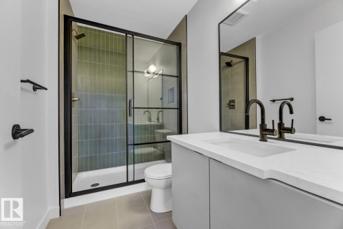 11711 129 Street, Edmonton, AB - Indoor Photo Showing Bathroom
