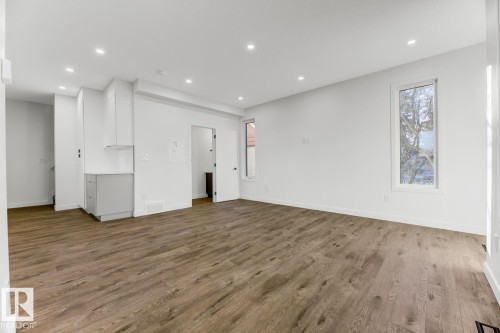 11711 129 Street, Edmonton, AB - Indoor Photo Showing Other Room