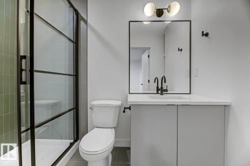 11711 129 Street, Edmonton, AB - Indoor Photo Showing Bathroom