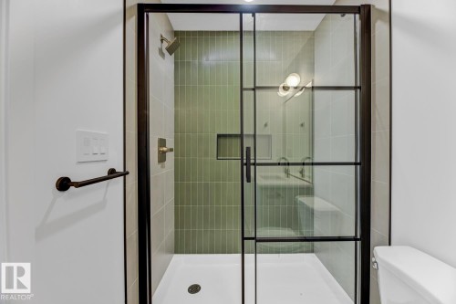 11711 129 Street, Edmonton, AB - Indoor Photo Showing Bathroom