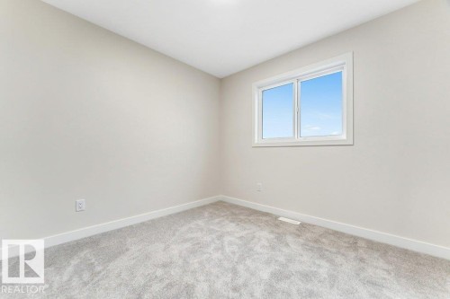 143 Pierwyck Loop, Spruce Grove, AB - Indoor Photo Showing Other Room