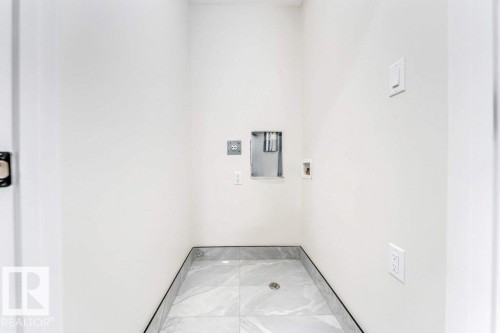 143 Pierwyck Loop, Spruce Grove, AB - Indoor Photo Showing Other Room