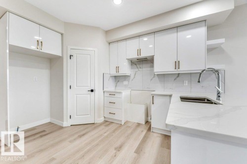 143 Pierwyck Loop, Spruce Grove, AB - Indoor Photo Showing Kitchen