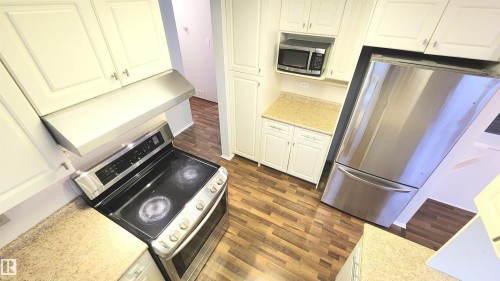 11447 127 Street, Edmonton, AB - Indoor Photo Showing Kitchen