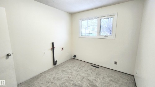 11447 127 Street, Edmonton, AB - Indoor Photo Showing Other Room
