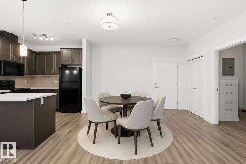 307 812 Welsh Drive, Edmonton, AB - Indoor