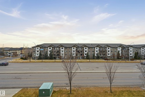 307 812 Welsh Drive, Edmonton, AB - Outdoor