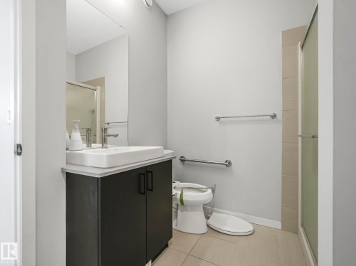 1212 25 Street, Edmonton, AB - Indoor Photo Showing Bathroom