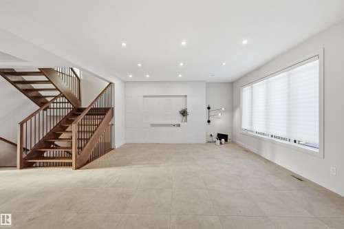 6038 Crawford Drive, Edmonton, AB - Indoor Photo Showing Other Room