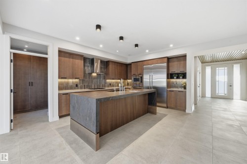 6038 Crawford Drive, Edmonton, AB - Indoor Photo Showing Kitchen