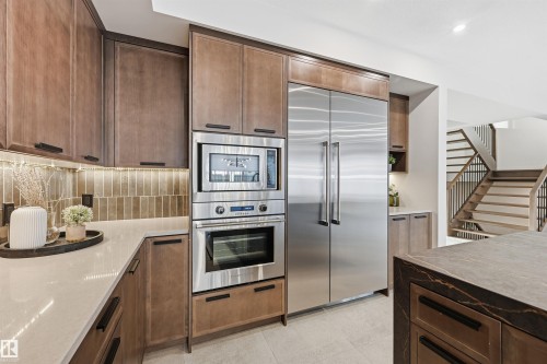 6038 Crawford Drive, Edmonton, AB - Indoor Photo Showing Kitchen