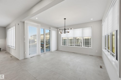 6038 Crawford Drive, Edmonton, AB - Indoor Photo Showing Other Room