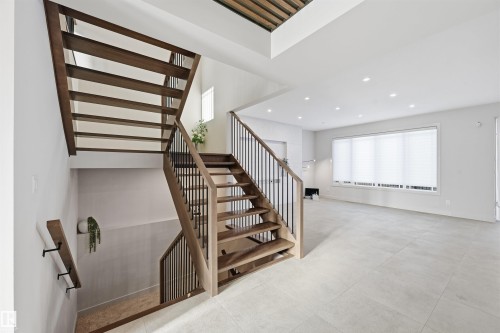 6038 Crawford Drive, Edmonton, AB - Indoor Photo Showing Other Room