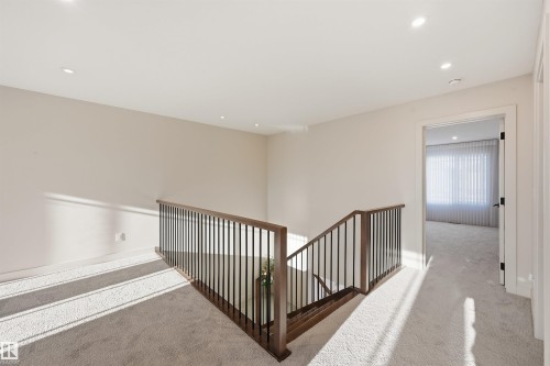 6038 Crawford Drive, Edmonton, AB - Indoor Photo Showing Other Room