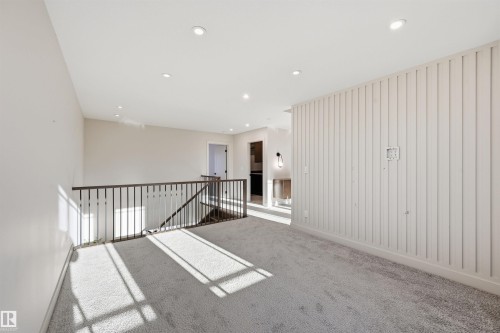 6038 Crawford Drive, Edmonton, AB - Indoor Photo Showing Other Room