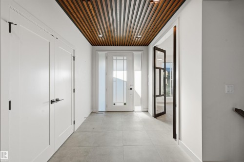 6038 Crawford Drive, Edmonton, AB - Indoor Photo Showing Other Room